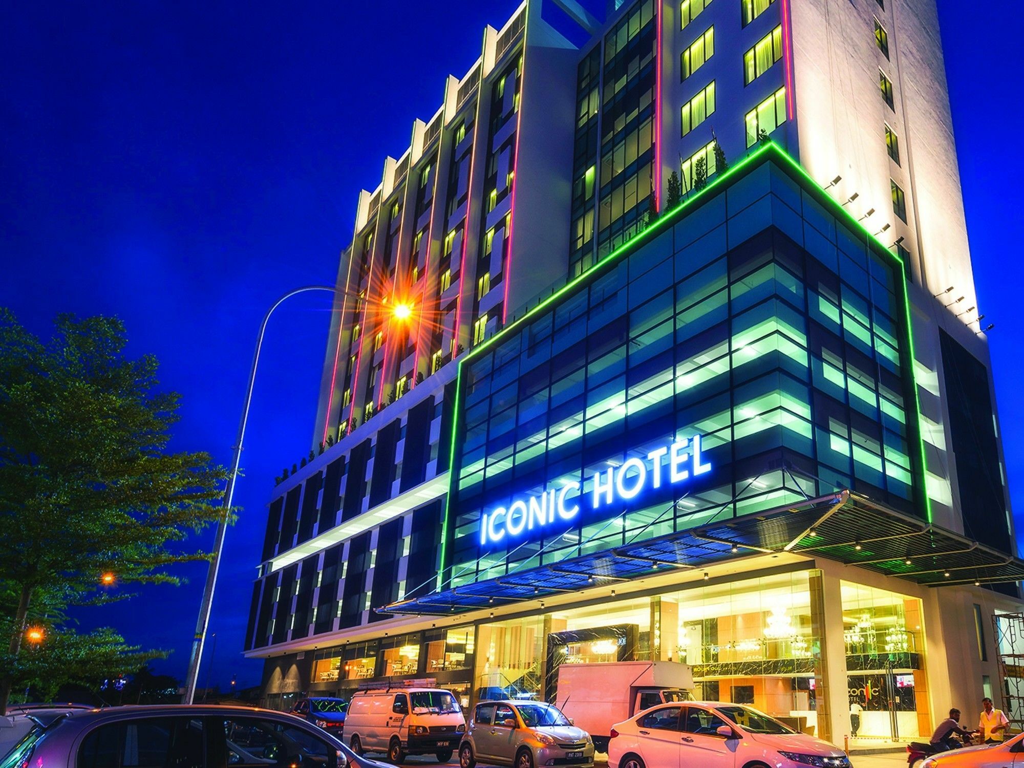 Iconic Hotel Bukit Mertajam Buitenkant foto